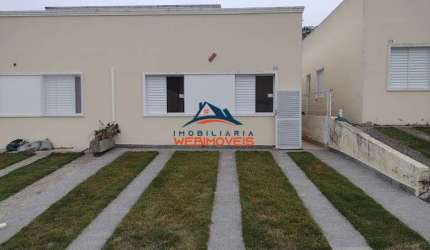 Casa à venda em condomínio fechado Imóvel com:- 3 dormitórios - Sala de estar - Cozinha - Área de serviço - Quintal - 1 banheiros  2 vagas para carros