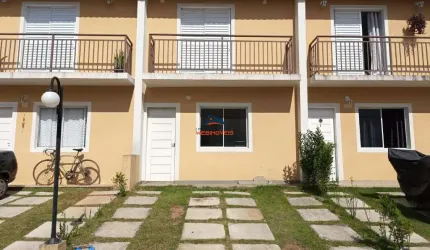 Casa em condomínio fechado com 2 quartos para alugar na Rua Fênix, 612, Chácara Rincão, Cotia por R$ 2.100