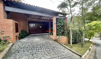 Casa de alto padrão em condomínio de luxo em Palos Verdes, Carapicuíba-SP: 3 quartos, 3 suítes, 3 salas, 4 banheiros, 8 vagas, 321,32 m².