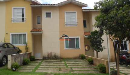 Aluguel de Casa em Condomínio de Alto Padrão em Cotia-SP, Chácara Ondas Verdes: 3 Quartos, 1 Suíte, 2 Salas, 3 Banheiros, 2 Vagas, 97m².