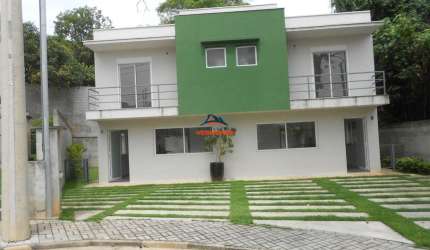 Casa em Condomínio à Venda em Cotia-SP: 3 quartos, 1 suíte, 2 salas, 3 banheiros, 2 vagas de garagem, 110m².