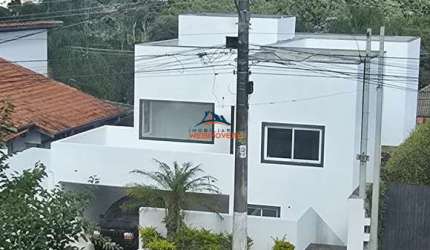 Casa de Luxo em Condomínio - 4 quartos, 2 suítes, 3 salas, 4 banheiros, 4 vagas - Cotia-SP, Bairro San Diego - 480m².