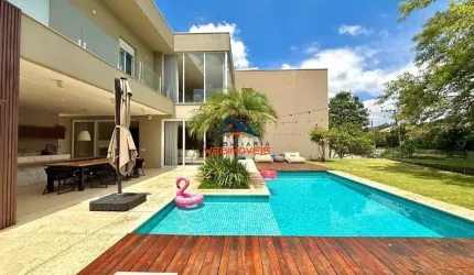 Espetacular Casa em Condomínio à Venda em Jandira-SP, Bairro Jardim do Golf I: 4 Suites, 3 Salas, 6 Banheiros, 2 Vagas, 402,49m²!