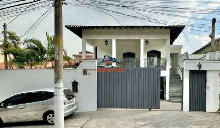 Imperdível: Casa à venda em Cotia-SP, Horizontal Park, 4 quartos, 4 suítes, 3 salas, 4 banheiros, 8 vagas, 432m²!