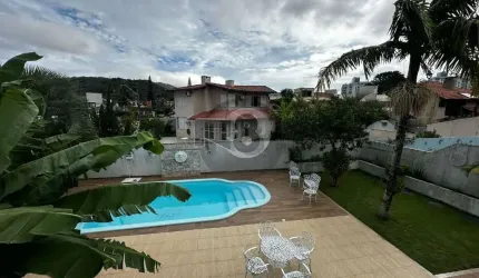 Casa alto Padrão 318m² privativos, 2 vagas!
