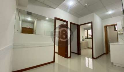 Sala comercial 50m² privativos, Trindade!
