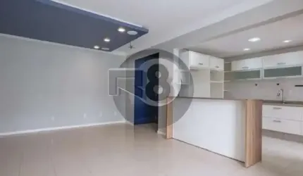 Amplo apartamento no estreito