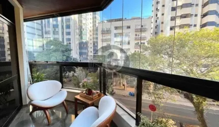 Amplo apartamento de 4 dorms, 2 vagas!