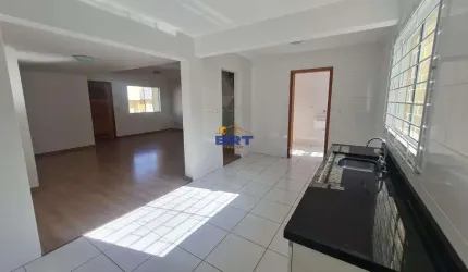 Sobrado à venda em Curitiba, Xaxim, com 3 quartos, com 129 m²