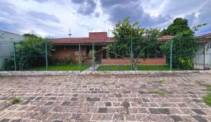 Casa à venda em Curitiba, Rebouças, com 3 quartos, com 198.96 m²