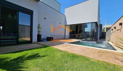 Casa de alto padrão em condomínio com 3 quartos e 180m² no Jardim Solar das Esmeraldas, Nova Odessa-SP! Venha conferir!