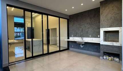 Casa de luxo em condomínio de alto padrão em Santa Bárbara D'oeste-SP, com 3 quartos e 336m² de área.