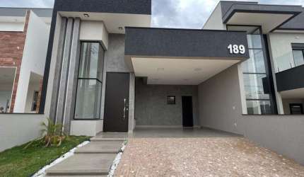 Casa em Condomínio à Venda em Paulínia-SP, São Bento - 3 Quartos, 1 Suíte, 2 Banheiros - 140m² de Área.