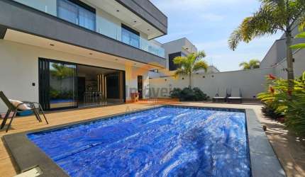 Imperdível Casa de Luxo em Condomínio de Santa Bárbara D'oeste-SP - Jardim Firenze: 3 Quartos, 3 Suítes, 5 Banheiros, 4 Vagas, 305m².