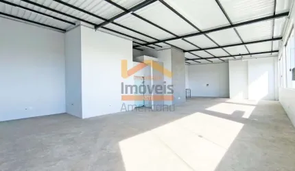 Salão Comercial para Locação em Americana-SP, Bairro Catharina Zanaga - 169m², 2 Banheiros, 1 Vaga de Garagem!