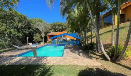 Fazendinha - 4d/2s TÉRREA privativa. Natureza, gourmet, piscina e VISTA!