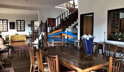 Maravilhosa Casa 1.475,00 m2- 3 suítes Condomínio nova Fazendinha