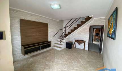 Linda Casa em Condomínio Alto de Quitaúna 02 suítes - Osasco