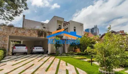 Sobrado estilo mediterrâneo 585m², 4 quartos e 4 vagas Res. 02 Alphaville