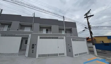 Sobrados novos com 2 dormitórios sendo 2 suítes - Bela vista