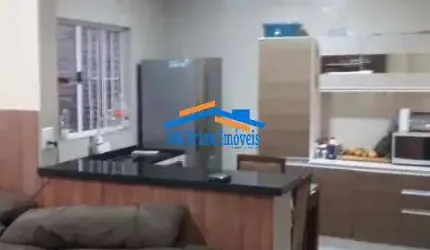 Assobradada com Amplo Quintal Próximo a Comércio em Geral