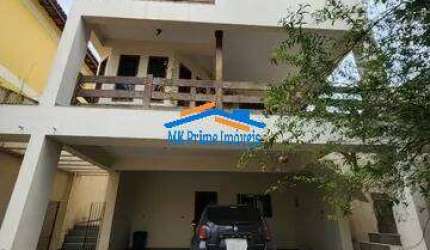 Sobrado 300m², 04 Dormitórios, 06 Vagas na Garagem.