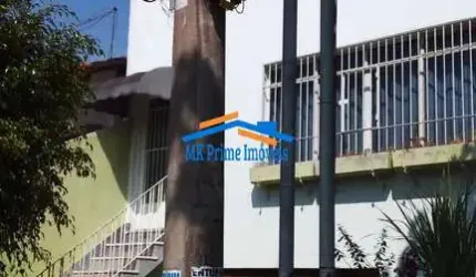 Excelente Sobrado com 3 Dormitórios sendo 1 Suíte e 3 Vagas de Garagem.
