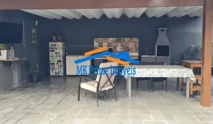 Ótimo Imóvel Casa Térrea com 3 Dormitórios, e 4 Vagas de Garagem.