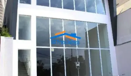 Loja com renda à venda, com 972,58 m² ao lado do metrô Vila Matilde!