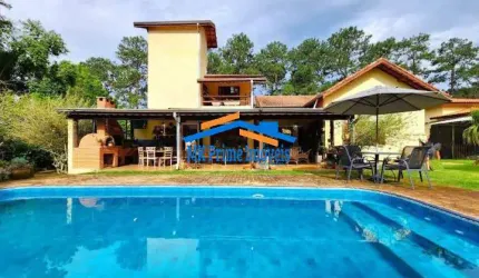 Casa Térrea 360 m² - 3 Suítes - Lazer Completo - Pinheiros Tênis Village
