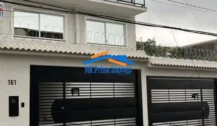 Sobrado Novo sendo 3 Suítes, Churrasqueira e 4 vagas no Bela Vista.