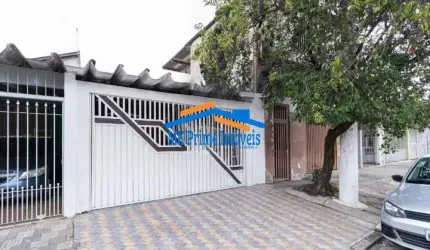 Linda Casa Térrea com 3 Dormitórios e 2 Vagas de Garagem.