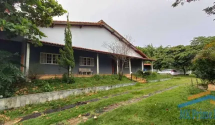 Chácara 5.800 m², 05 residências e 02 salões comercial - Prox. ao Centro.