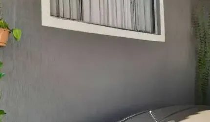 Sobrado com 3 Dormitórios, Suíte e Área para Churrasqueira.