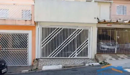 Excelente Sobrado com 3 Dormitórios sendo 2 Suítes e uma Vaga de Garagem.