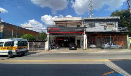 Excelente Prédio Comercial 1 Salão e 3 Salas.