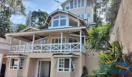Sobrado em condomínio fechado - Granja Viana.