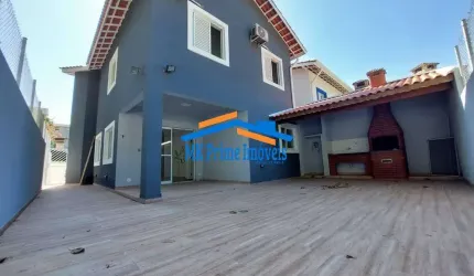 Casa com 4 Dormitórios/1 Suíte - Granja Viana - Res. das Flores
