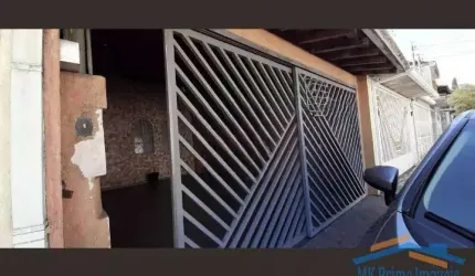 Excelente Sobrado com 3 Dormitórios sendo 1 Suíte e 2 Vagas de Garagem.