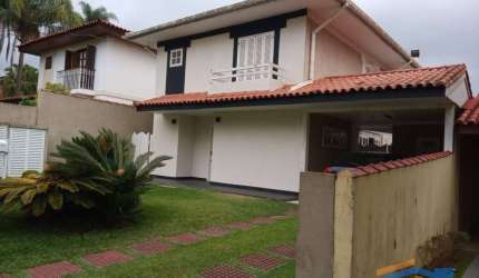 Linda Casa em Condomínio Fechado - Granja Viana SP II.
