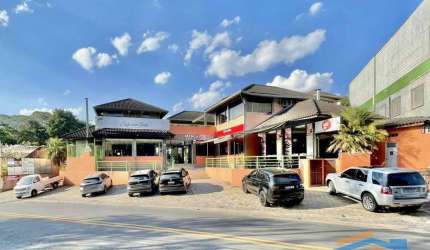 Galeria Mercato Granja Viana - Centro comercial c/ 16 lojas e 21 vagas!