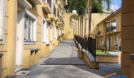 Sobrado em condomínio 89m² com 2 dormitórios na Vila São Francisco.