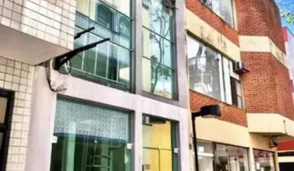Prédio Comercial no Centro Comercial em Alphaville - Barueri.