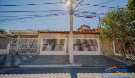Excelente Casa Térrea com 3 Dormitórios, Edícula e 3 Vagas de Garagem.