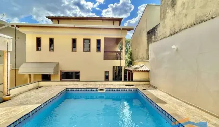 Cond São Paulo II - Sobrado 3 dorms/1ste. Piscina, churrasqueira, lareira!