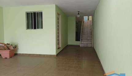 Casa Assobradada no Jardim Bussocaba  212m² de Área Útil com Área Gourmet