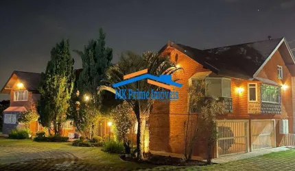 Casa em condomínio 8400m²  com 1100m² área construída em Vinhedo.
