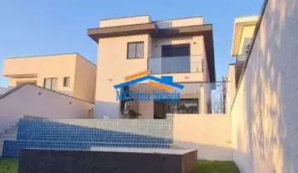 Linda Casa Nova com 3 Suítes, Piscina, no Condomínio New Ville!