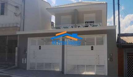 Excelente Sobrado com 3 Dormitórios sendo 2 Suítes e 4 Vagas de Garagem.