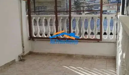 Sobrado de 3 Dormitórios, Suíte e Vaga Coberta.